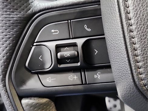 Used 2025 Toyota Tacoma TRD Pro AWD/4WD image 17