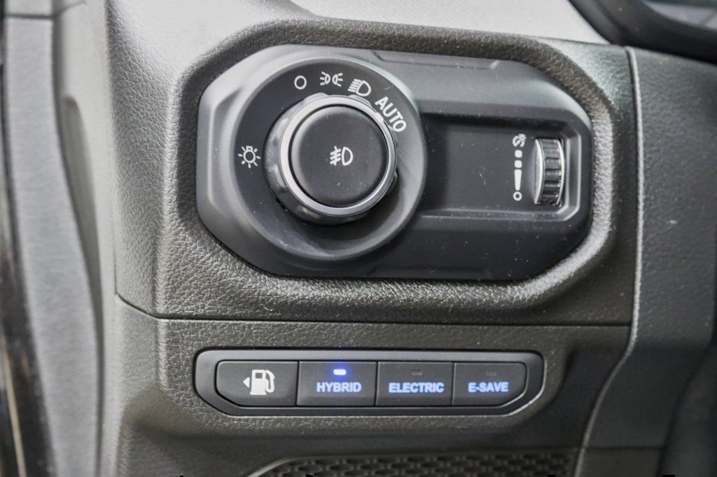 Used 2024 Jeep Wrangler Unlimited AWD/4WD image 26