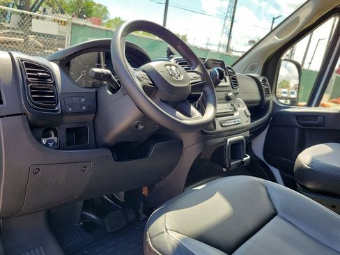 Used 2025 RAM ProMaster 2500 w/ Convenience Group FWD image 14