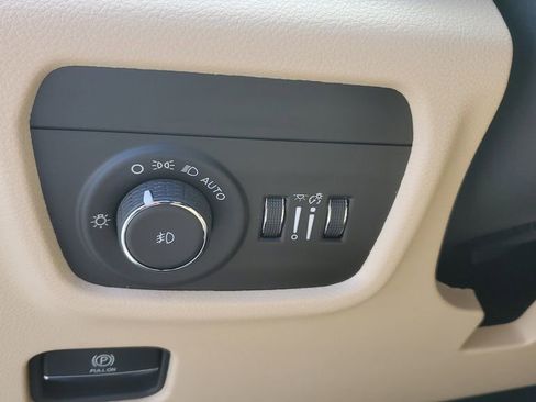 New 2025 Jeep Grand Cherokee L Limited w/ Black Appearance Package image 21