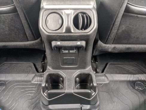 Certified 2022 Jeep Gladiator Overland w/ Popular Equipment Package image 40