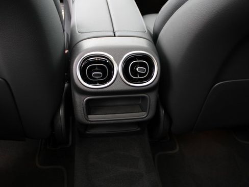 New 2026 Mercedes-Benz GLC 300 4MATIC image 33