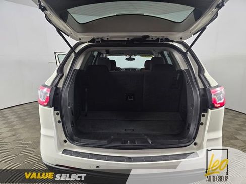 Used 2015 Chevrolet Traverse LT FWD image 19