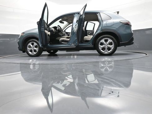 Used 2024 Honda HR-V LX image 47