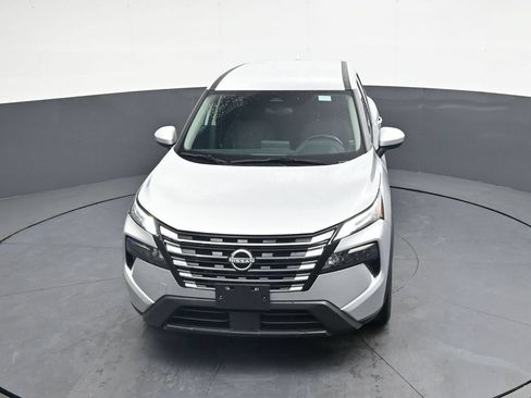 Used 2025 Nissan Rogue SV FWD image 41
