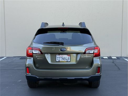 Used 2017 Subaru Outback 2.5i Premium AWD/4WD image 6