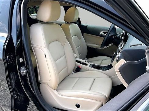 Certified 2020 Mercedes-Benz GLA 250 4MATIC image 15