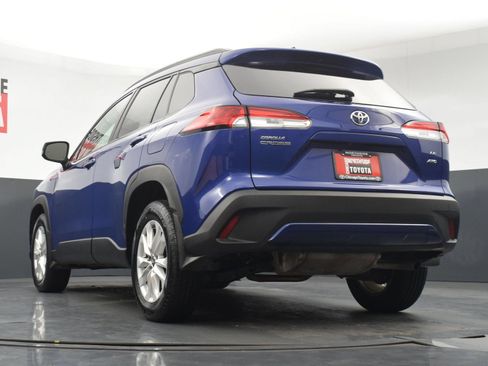 Used 2024 Toyota Corolla Cross LE w/ Moonroof Package AWD/4WD image 29