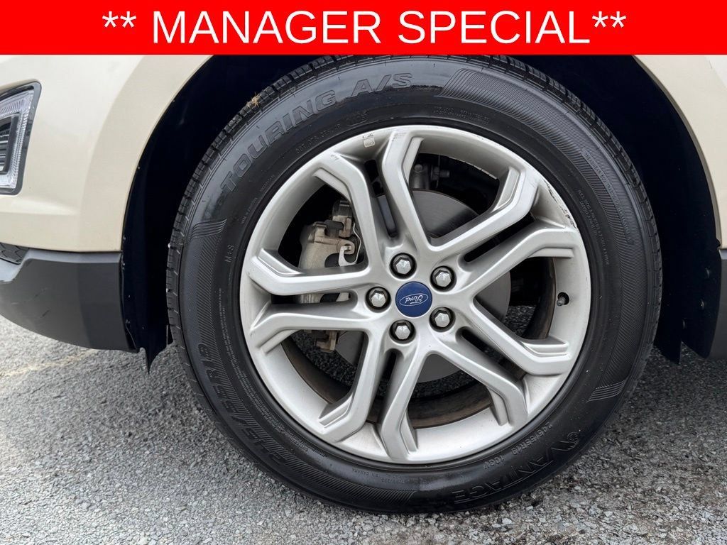 Used 2018 Ford Edge Titanium FWD image 11