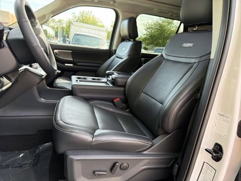 Used 2025 Ford Expedition Max Platinum AWD/4WD image 12