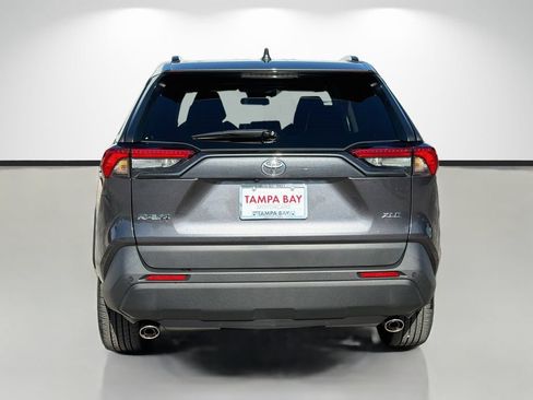 Used 2023 Toyota RAV4 XLE Premium FWD image 4