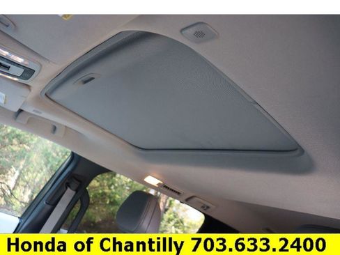Used 2025 Toyota Sienna XLE AWD/4WD image 20