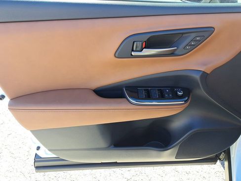 Certified 2025 Toyota Crown Signia Limited image 14