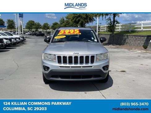 Used 2011 Jeep Compass Latitude w/ Sun/Sound Group AWD/4WD image 2