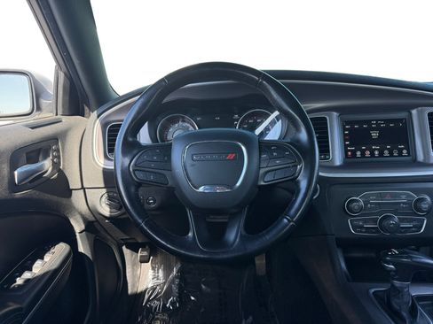 Used 2022 Dodge Charger SXT w/ Leather Interior Group RWD image 11