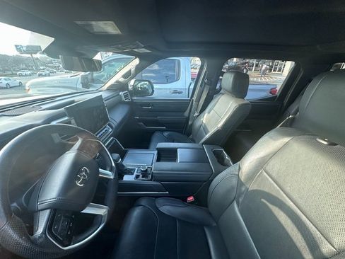 Used 2022 Toyota Tundra Platinum image 3