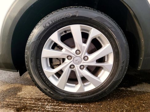 Used 2011 Ford Edge SE image 21