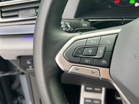 Used 2024 Volkswagen Atlas Peak Edition SE AWD/4WD image 28