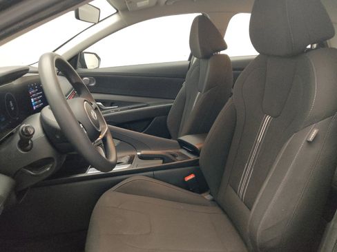Used 2024 Hyundai Elantra SEL FWD image 17