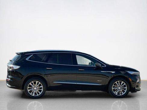 Used 2022 Buick Enclave Avenir w/ Avenir Technology Package image 8