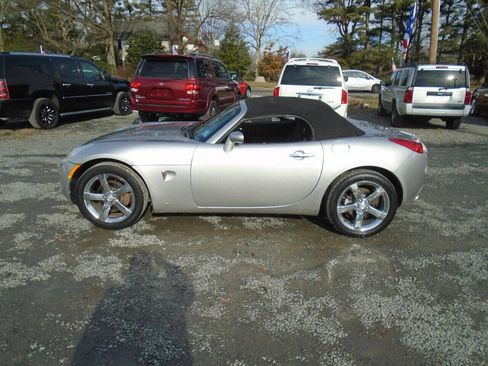 Used 2006 Pontiac Solstice Convertible w/ Premium Package image 27