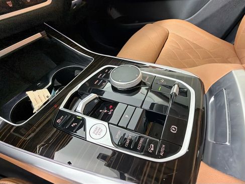 Certified 2024 BMW X7 xDrive40i image 17