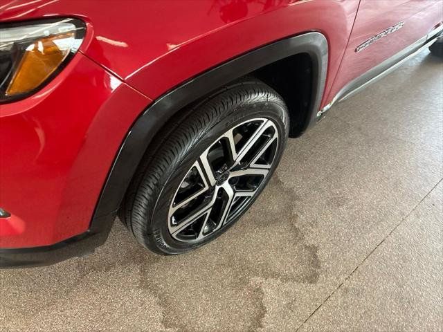 Certified 2025 Jeep Compass Limited w/ Elite Group AWD/4WD image 4