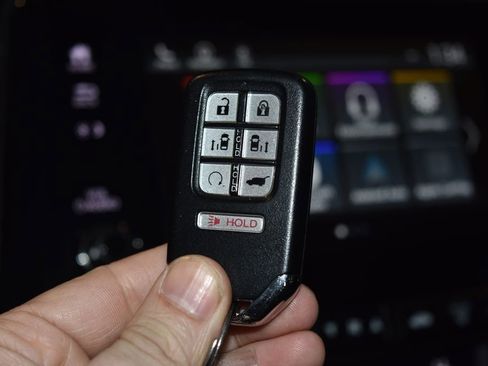 Used 2023 Honda Odyssey Elite image 17