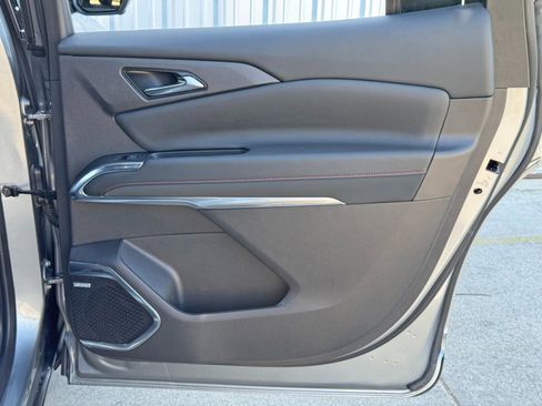 Used 2024 Chevrolet Traverse Z71 w/ Enhanced Driving Package image 41