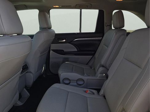 Used 2019 Toyota Highlander Limited image 10
