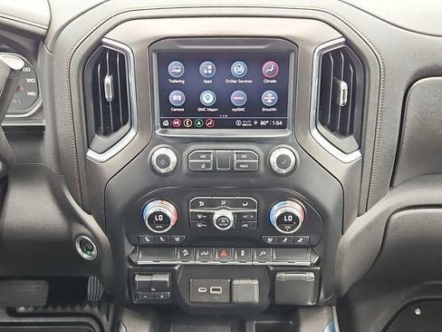 Used 2022 GMC Sierra 1500 AT4 w/ AT4 Preferred Package AWD/4WD image 19