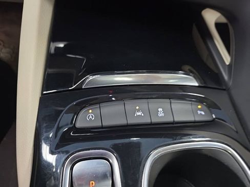 Certified 2022 Buick Envision Essence w/ Technology Package I FWD image 32