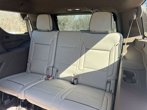 Used 2025 GMC Yukon Denali w/ Denali Reserve Package image 31