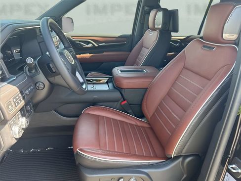 Used 2023 GMC Yukon Denali Ultimate AWD/4WD image 10