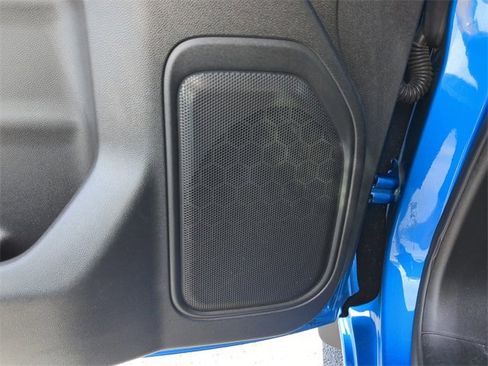 Used 2023 Chevrolet Silverado 1500 Custom image 22