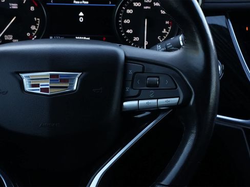 Used 2022 Cadillac XT6 Premium Luxury w/ Technology Package image 11