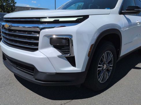 Used 2025 Chevrolet Traverse LT AWD/4WD image 11