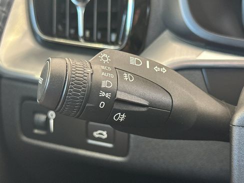 Used 2018 Volvo XC60 T6 Momentum w/ Convenience Package AWD/4WD image 30