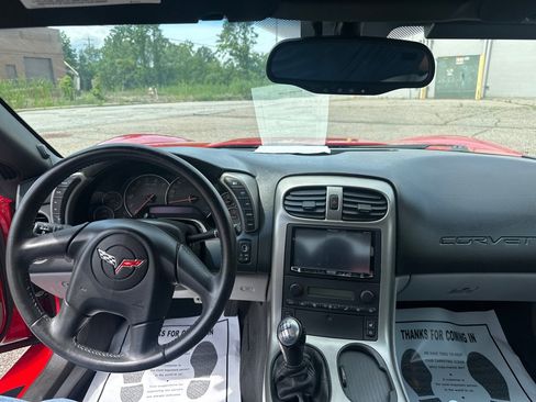 Used 2005 Chevrolet Corvette Convertible w/ Preferred Equipment Group RWD image 28
