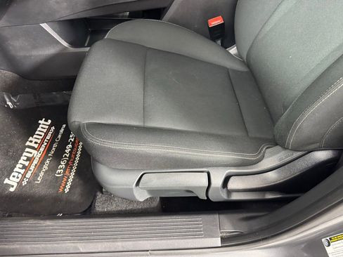 Used 2023 Nissan Rogue S image 12