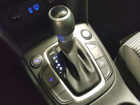 Used 2018 Hyundai Kona SEL image 26