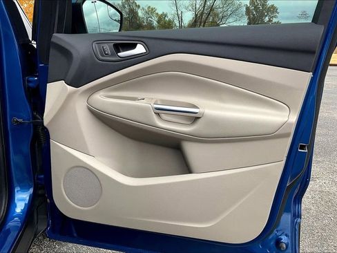 Used 2018 Ford Escape SEL image 19