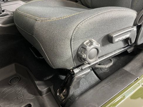 Used 2024 Jeep Wrangler Unlimited Sport AWD/4WD image 23