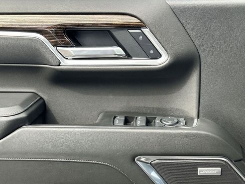 Used 2025 GMC Sierra 1500 Elevation image 23