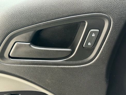 Used 2018 Chevrolet Colorado W/T image 24