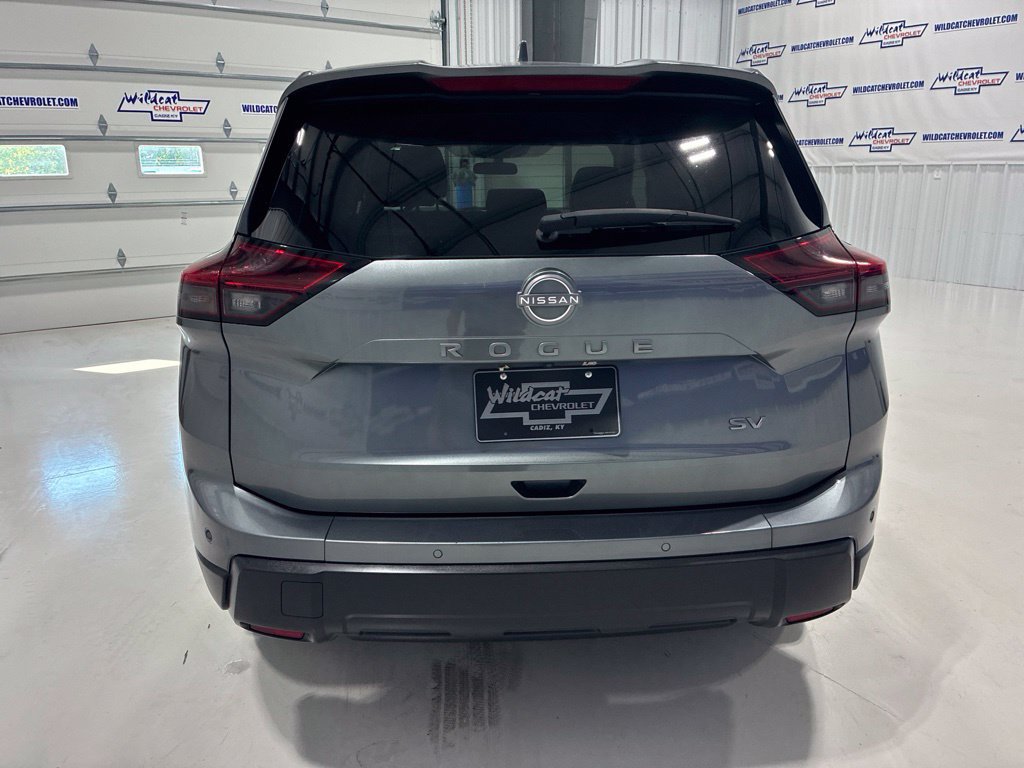 Used 2024 Nissan Rogue SV FWD image 5