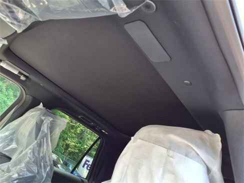 New 2025 Lincoln Navigator L Reserve w/ Jet Appearance Package image 16