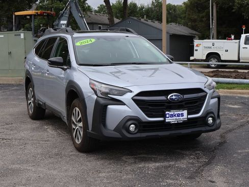 Used 2024 Subaru Outback Premium AWD/4WD image 1