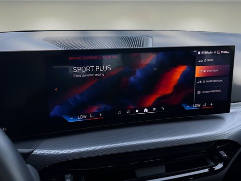 Used 2026 BMW M240i xDrive Coupe AWD/4WD image 9