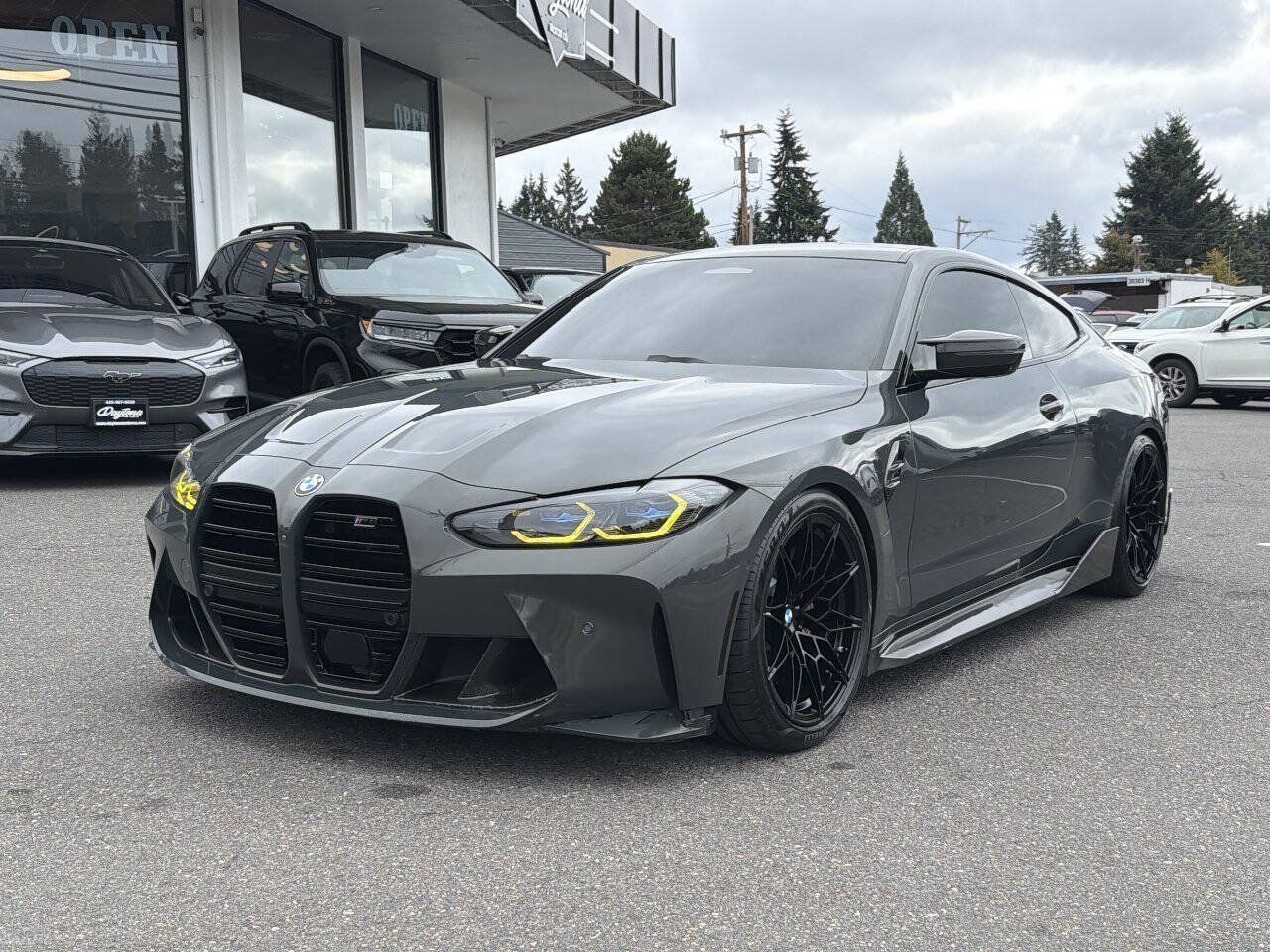 Used 2021 BMW M4 Competition w/ M Carbon Exterior Package RWD image 1